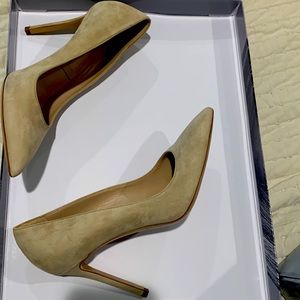 Nude Micheal Kors Pumps